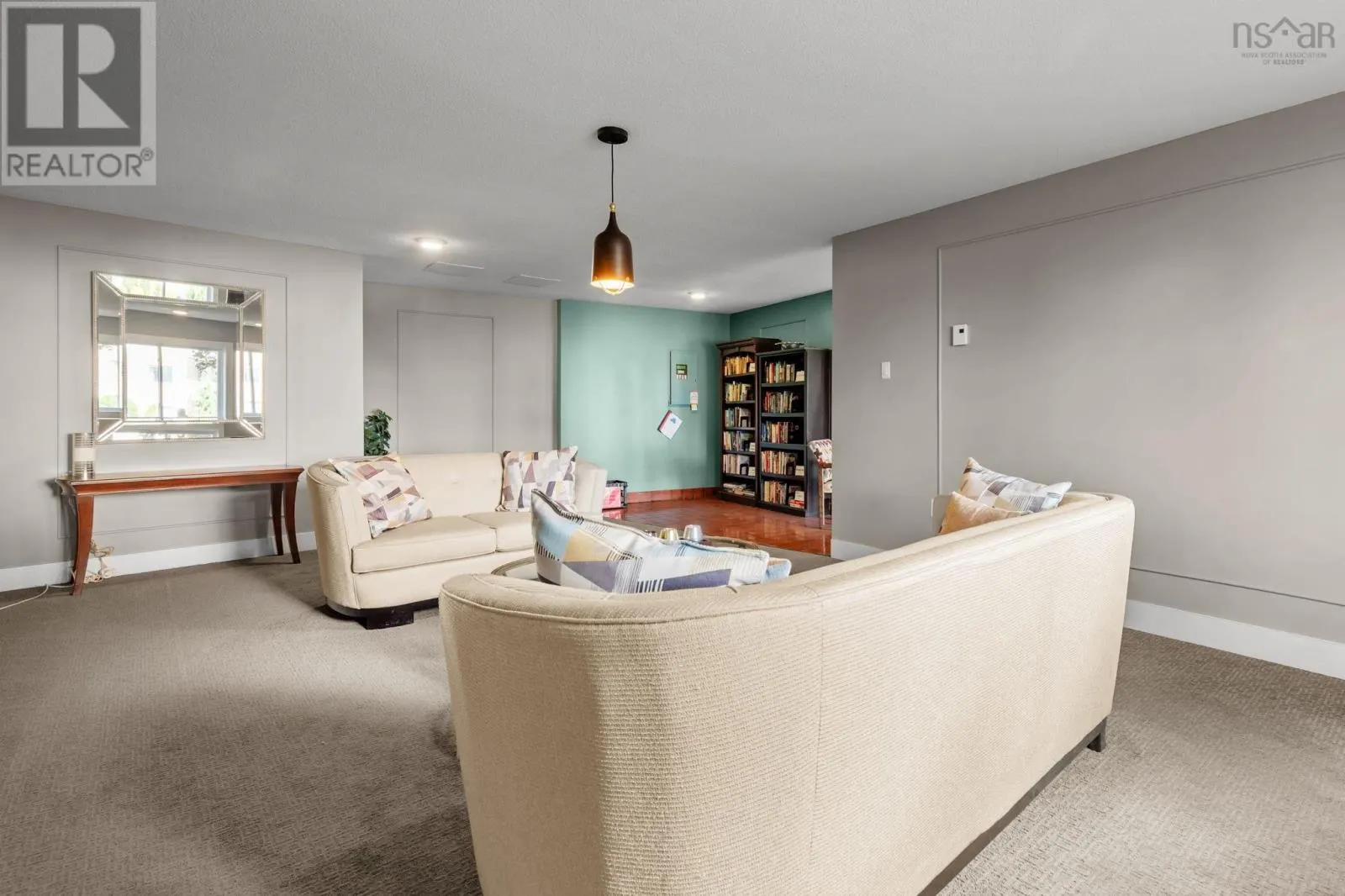 303 5570 Heatherwood Court