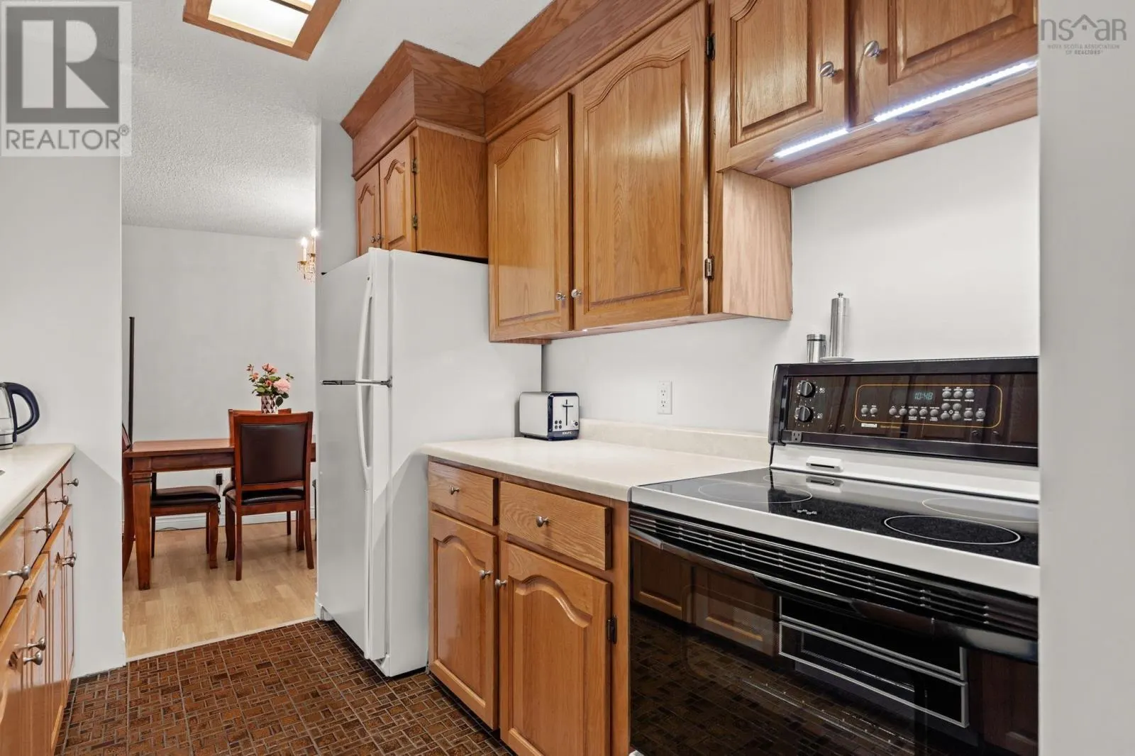 303 5570 Heatherwood Court