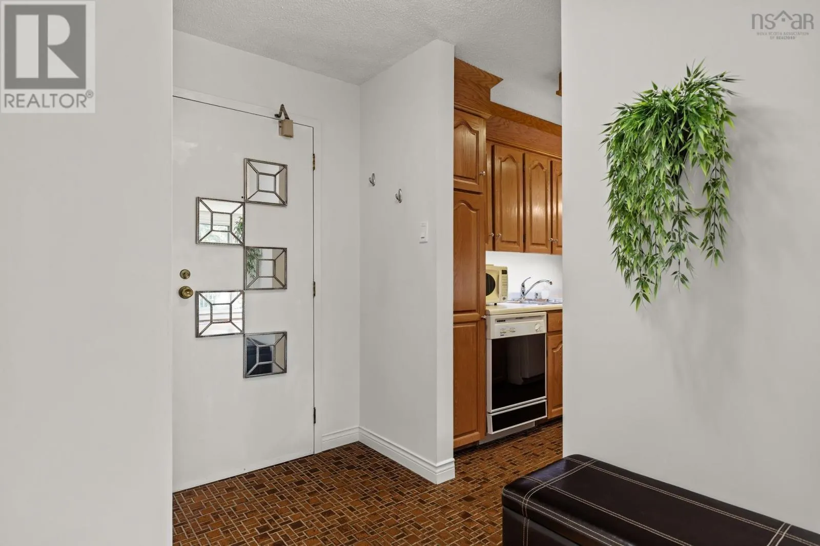 303 5570 Heatherwood Court