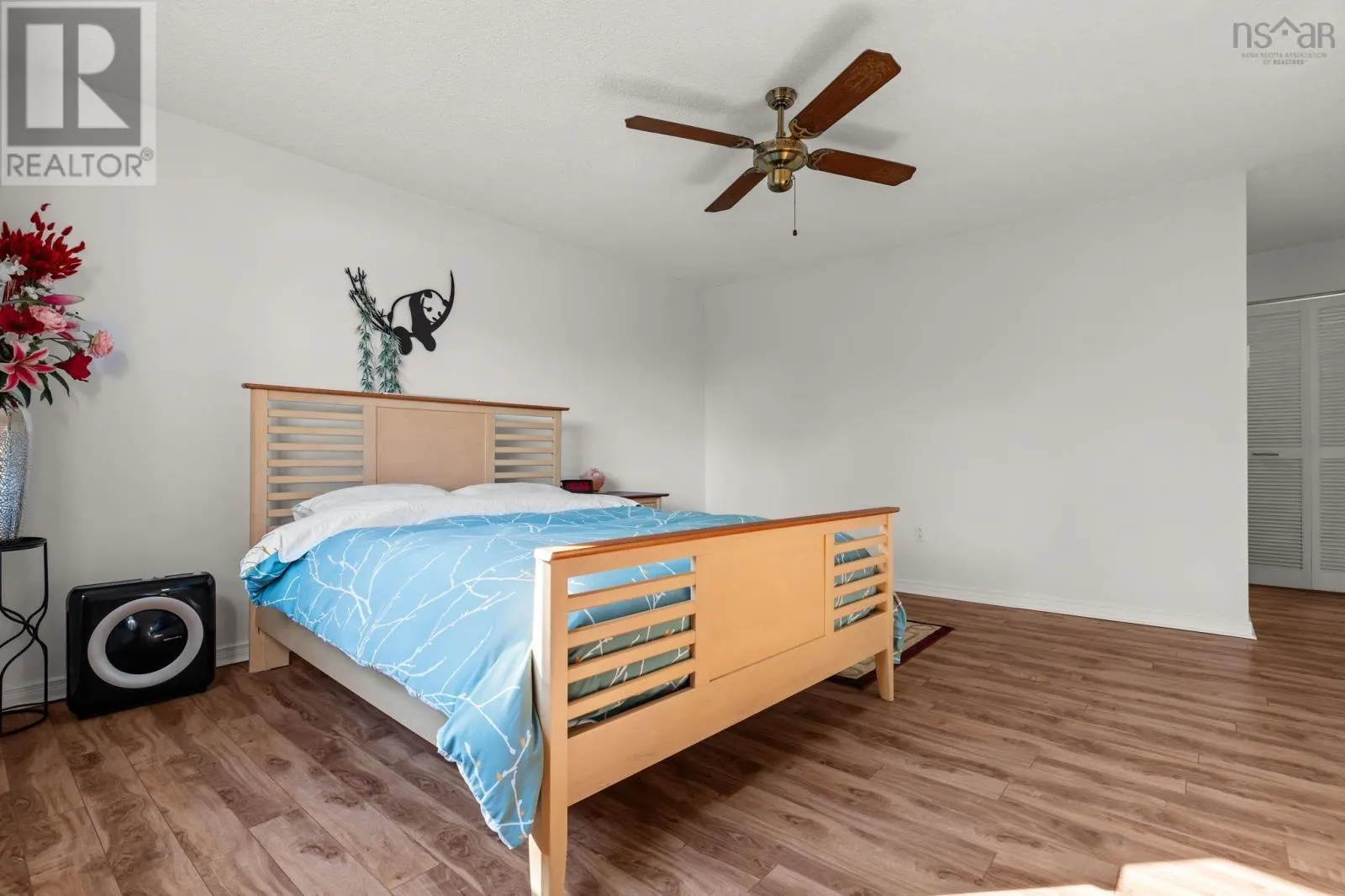 303 5570 Heatherwood Court