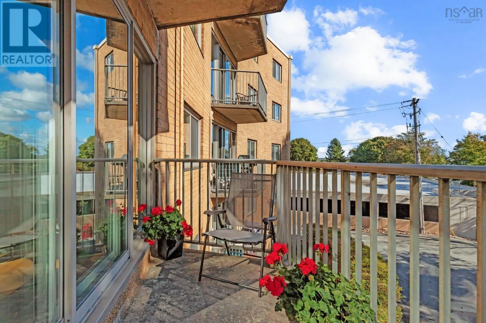 303 5570 Heatherwood Court