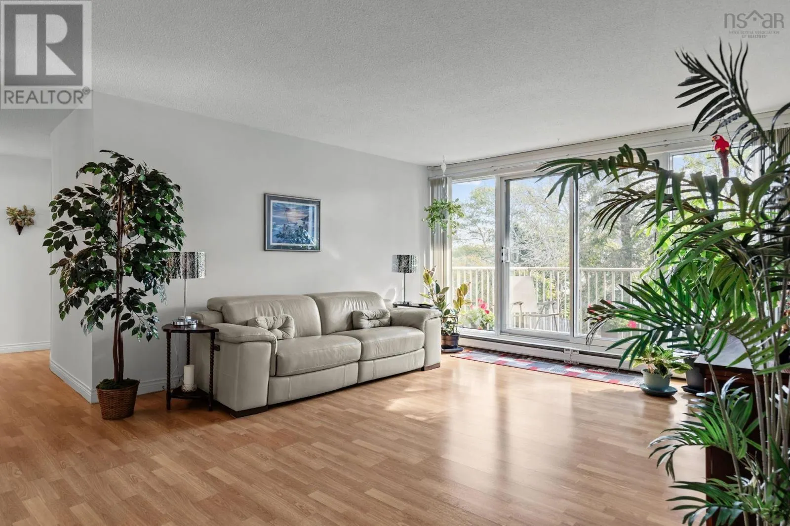 303 5570 Heatherwood Court