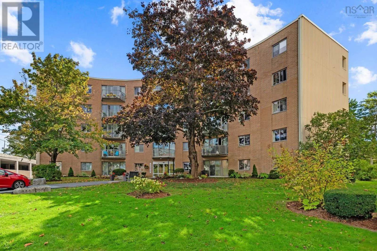 303 5570 Heatherwood Court