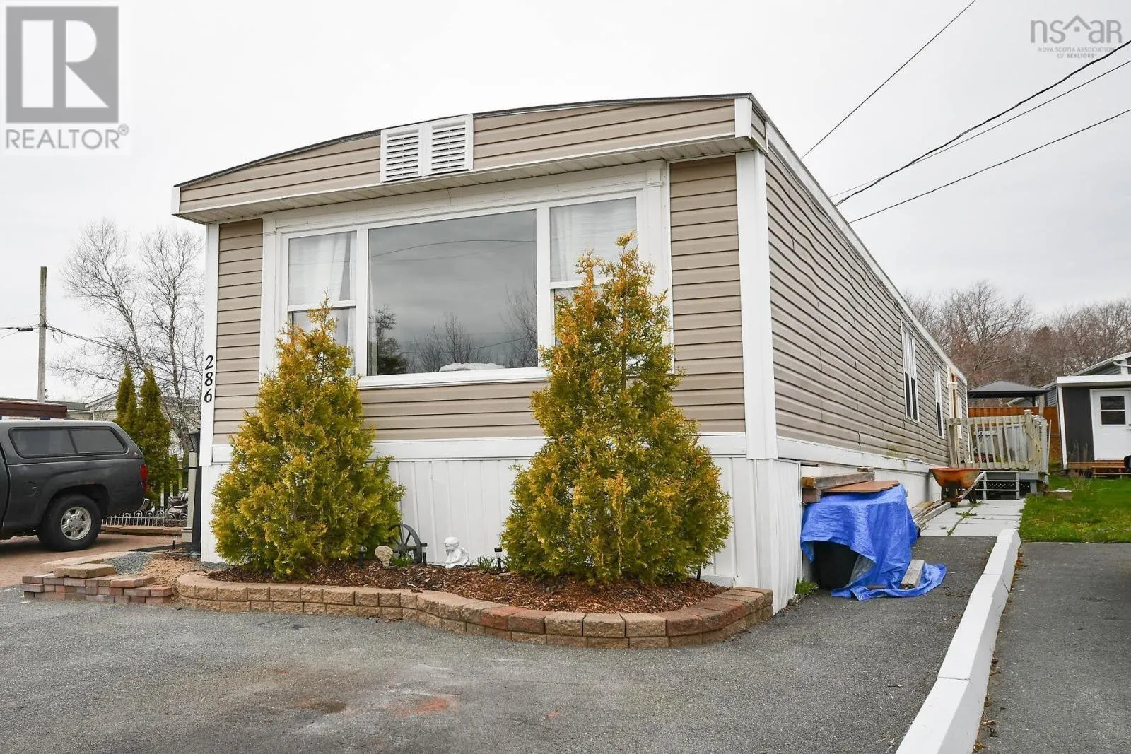286 Parklane Drive