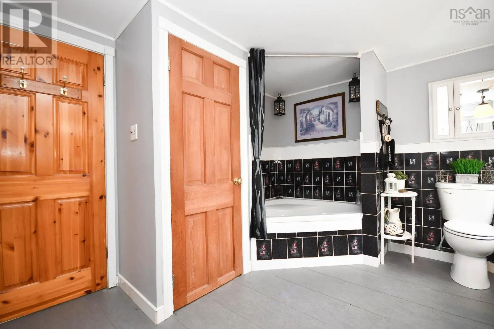 286 Parklane Drive
