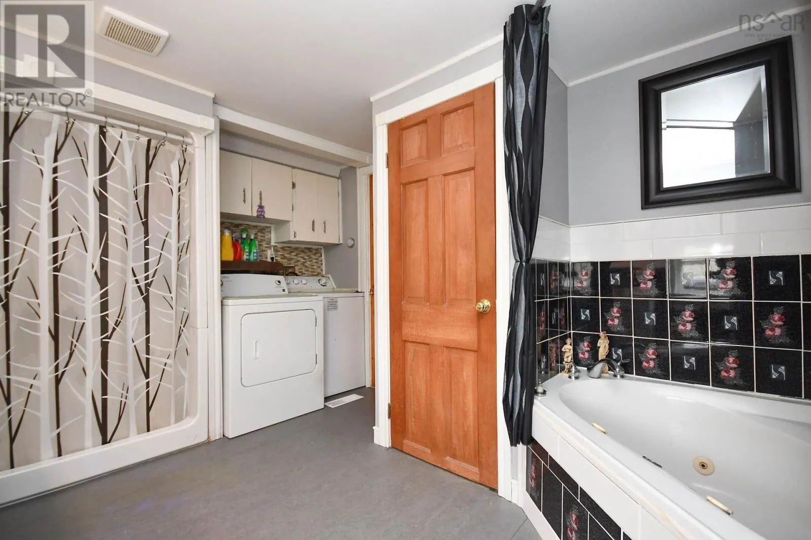 286 Parklane Drive