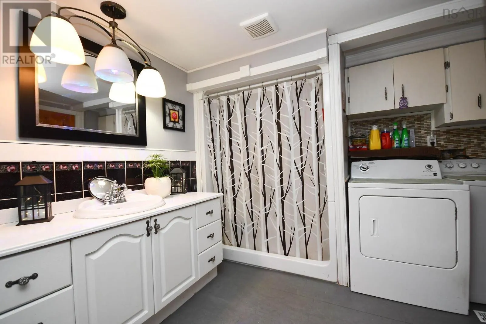 286 Parklane Drive