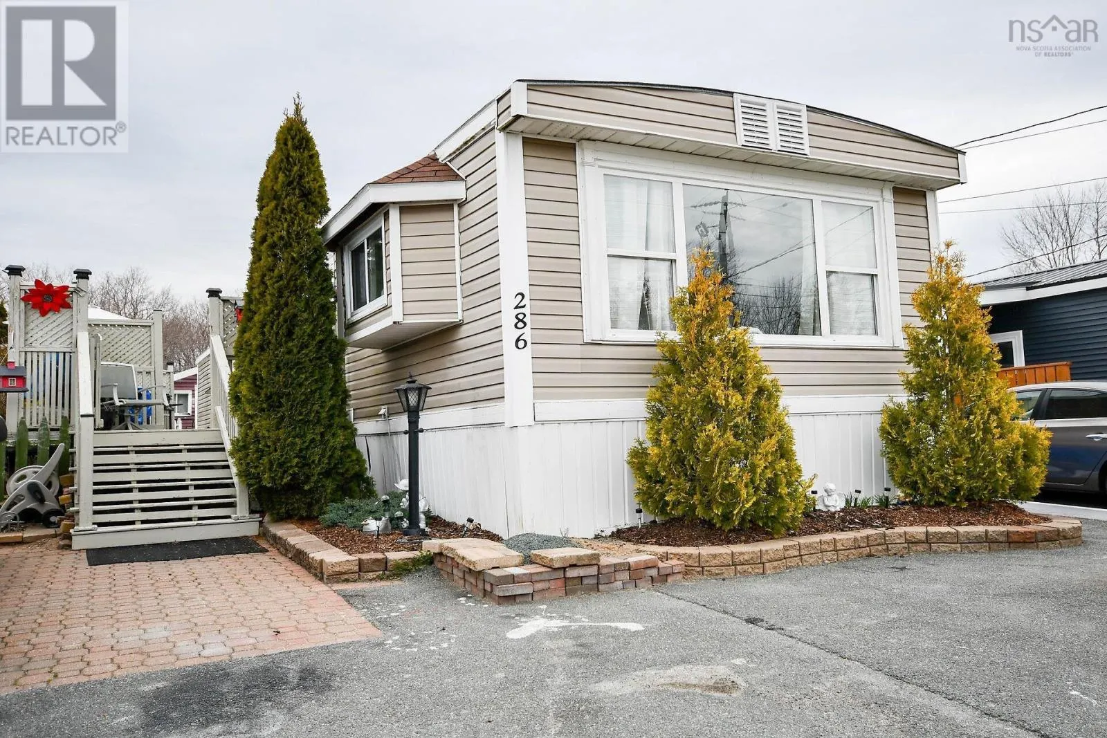 286 Parklane Drive