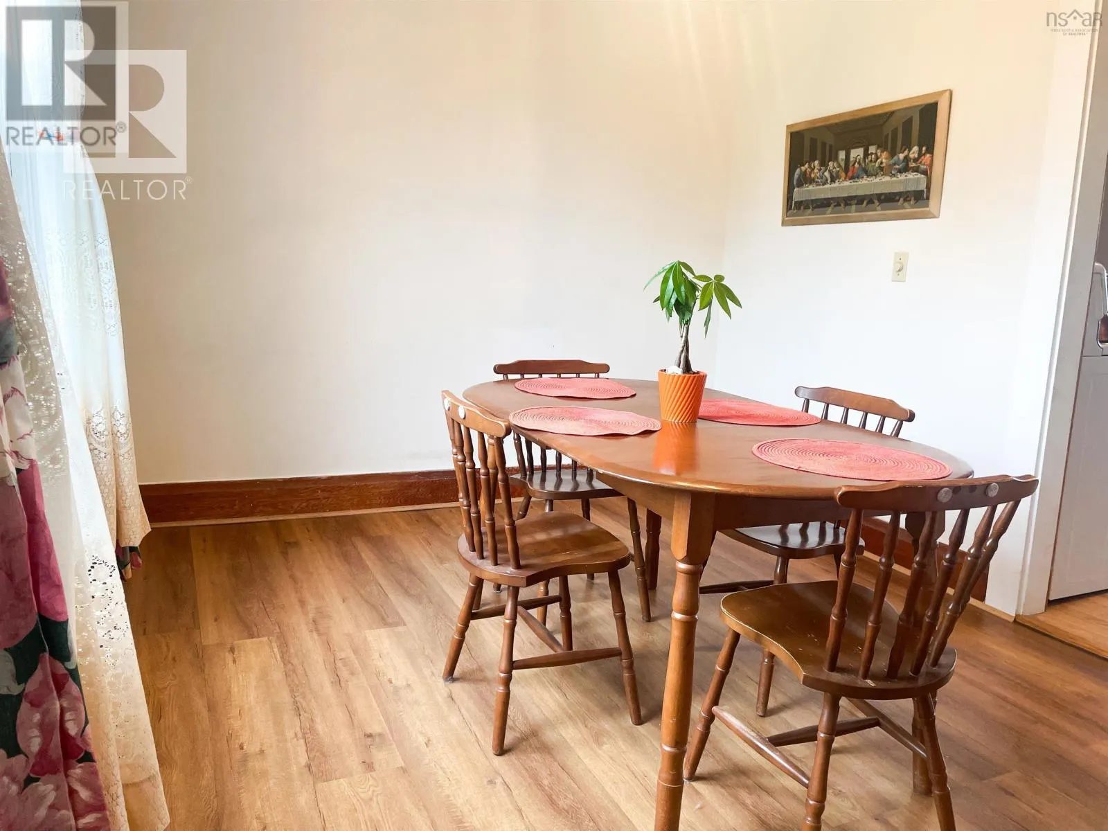 11 Harbourview Drive