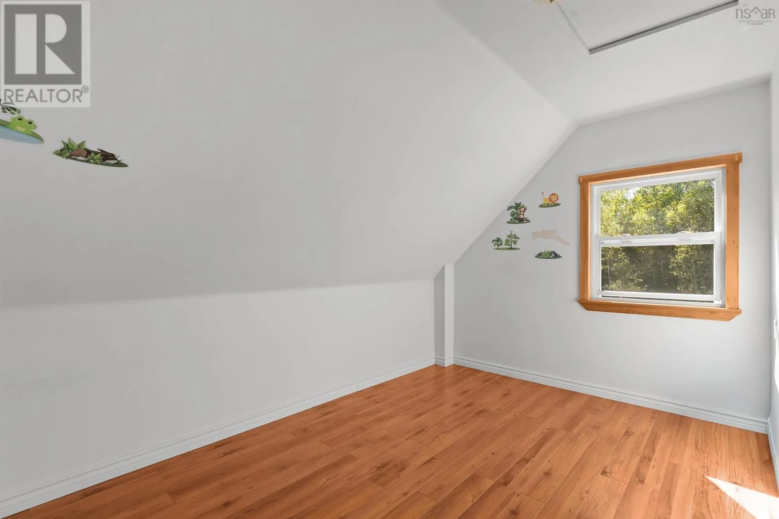 586 Canaan Road