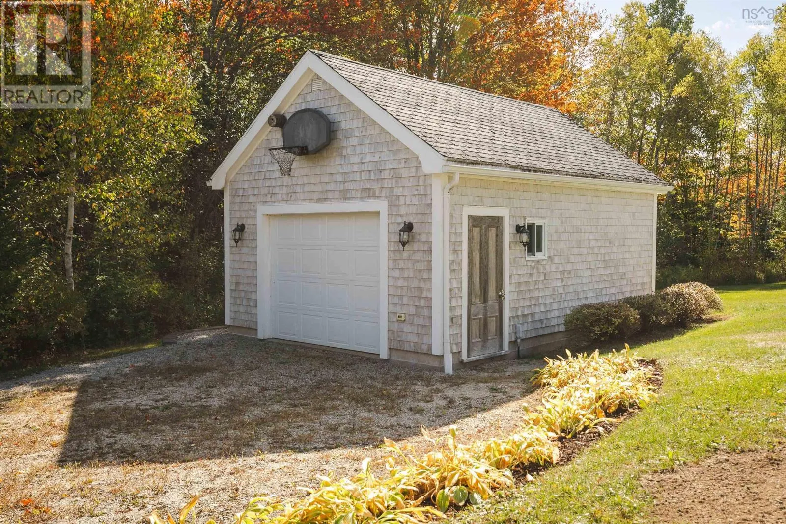 586 Canaan Road