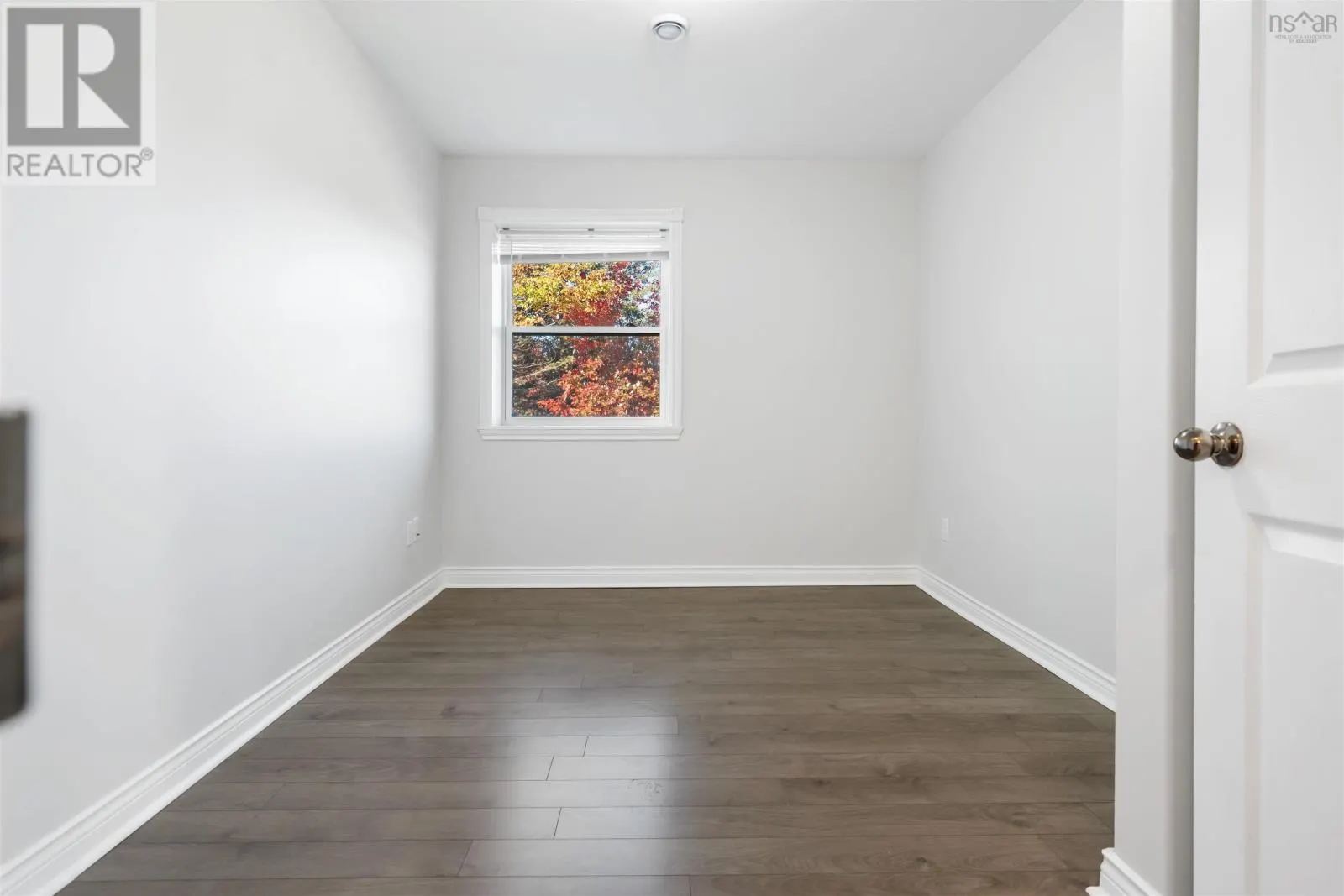 4/6 Elroy Lane