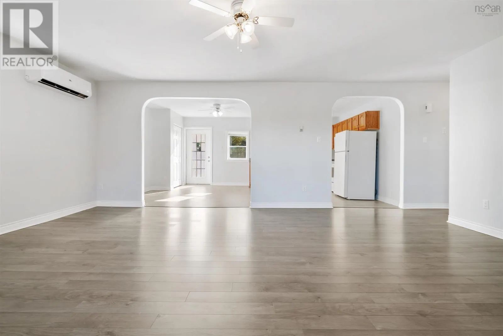 4/6 Elroy Lane