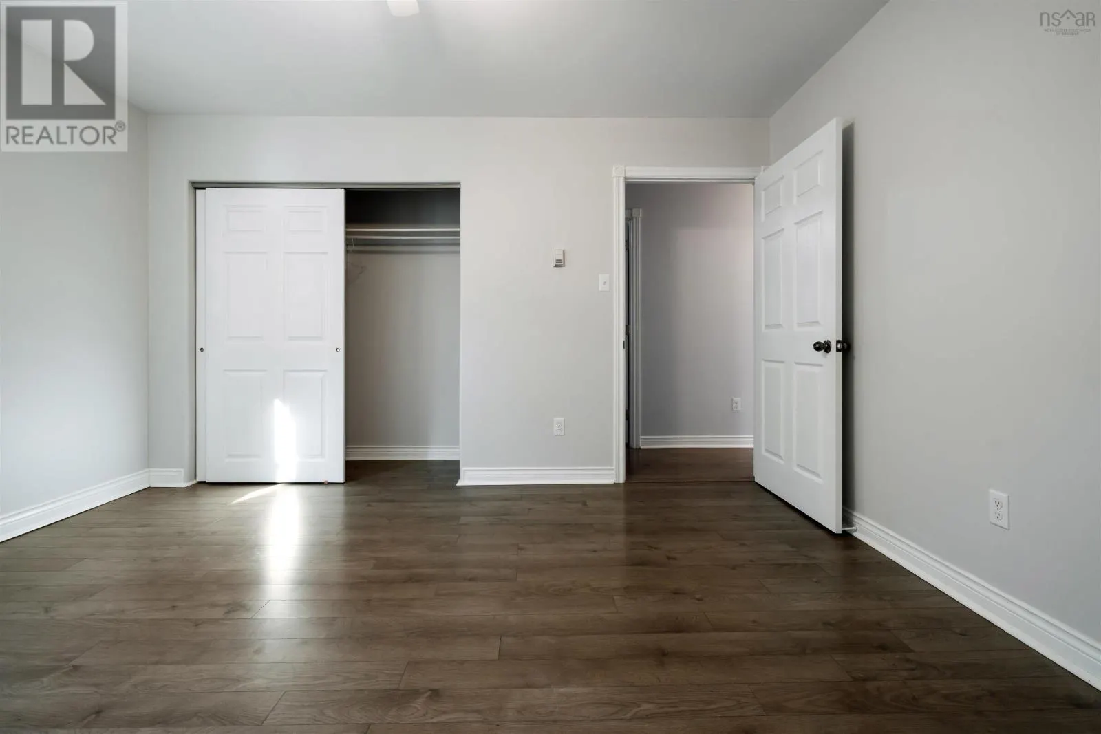 4/6 Elroy Lane