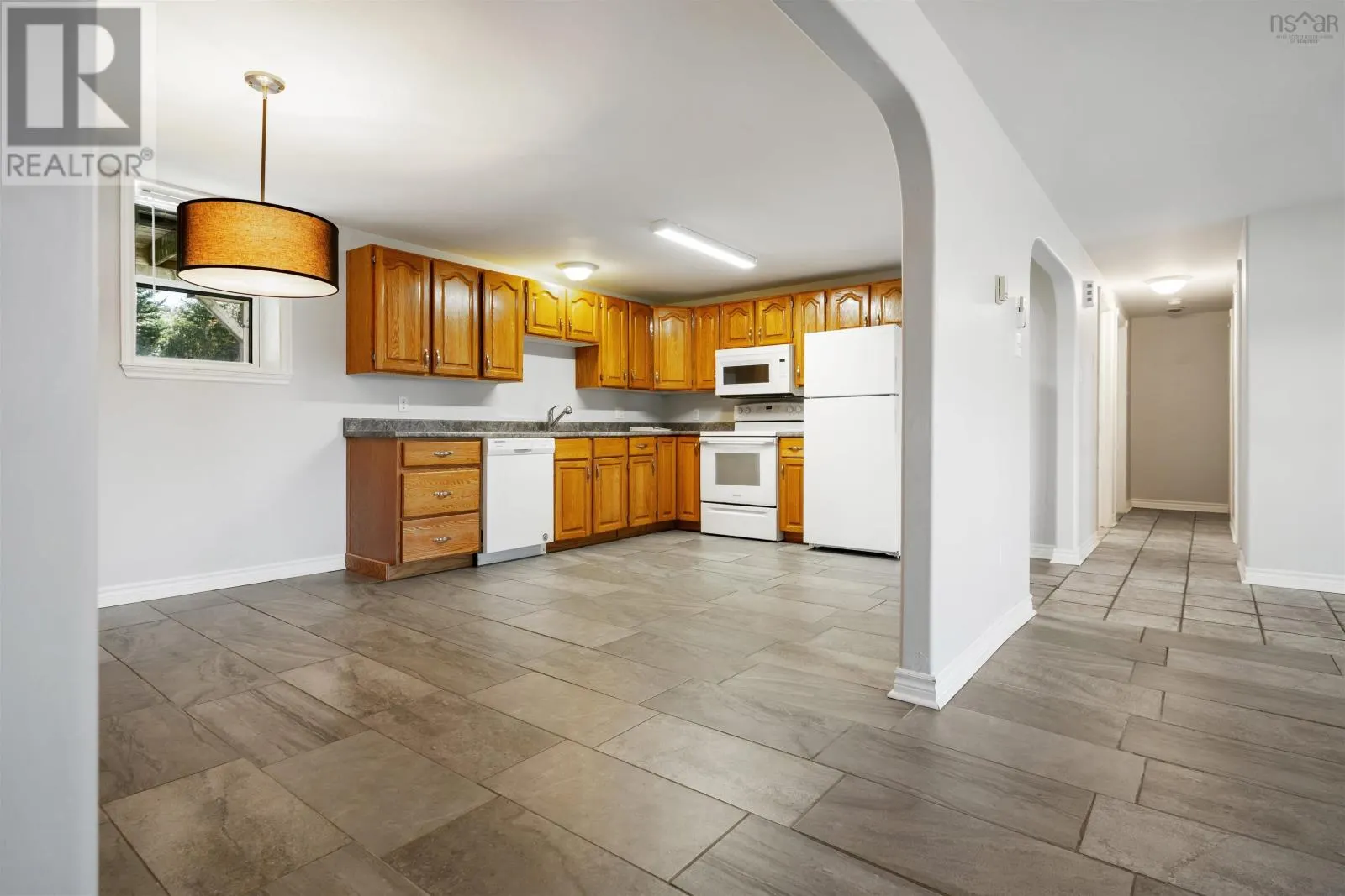 4/6 Elroy Lane