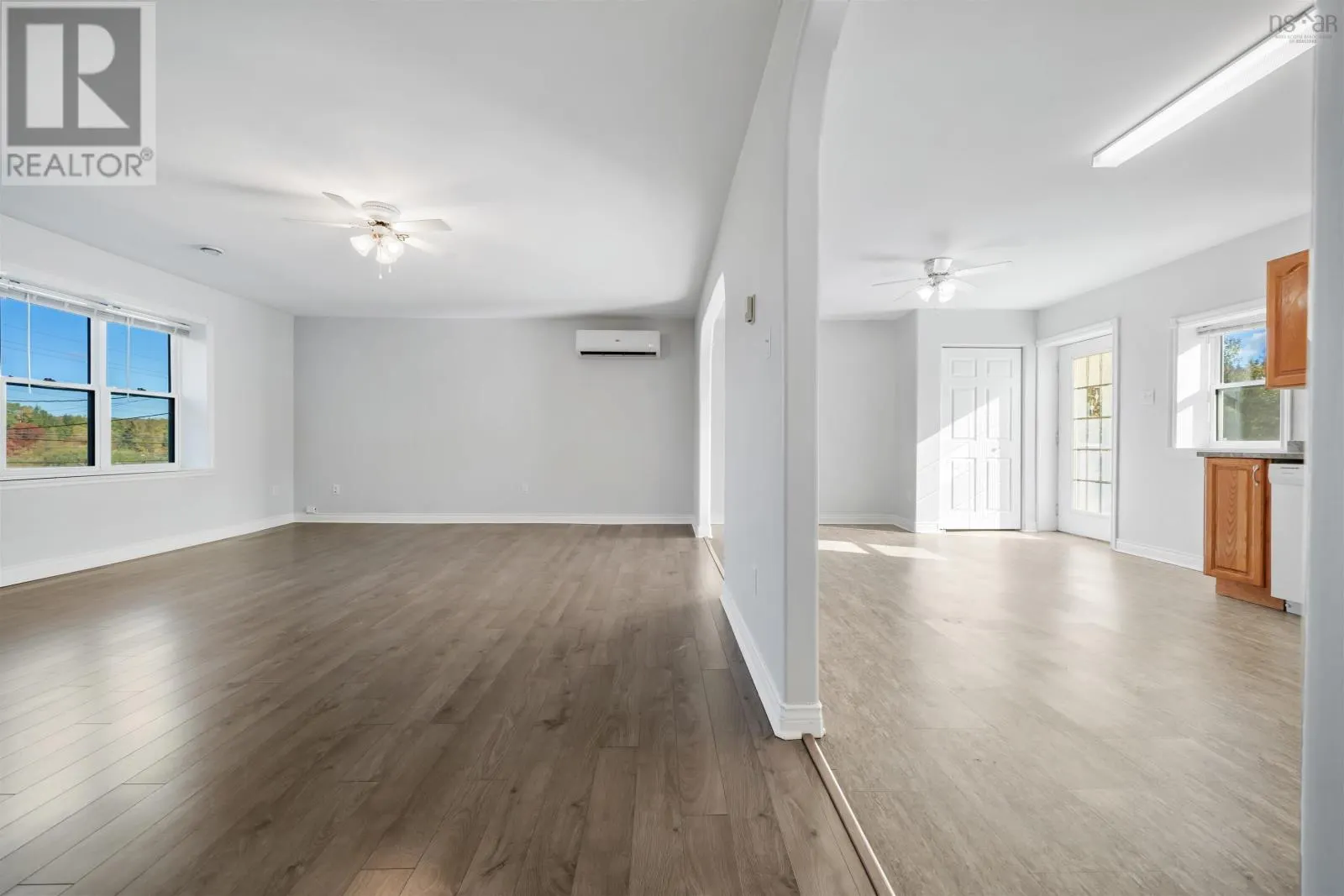 4/6 Elroy Lane