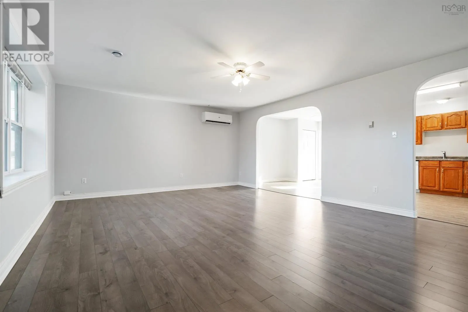 4/6 Elroy Lane