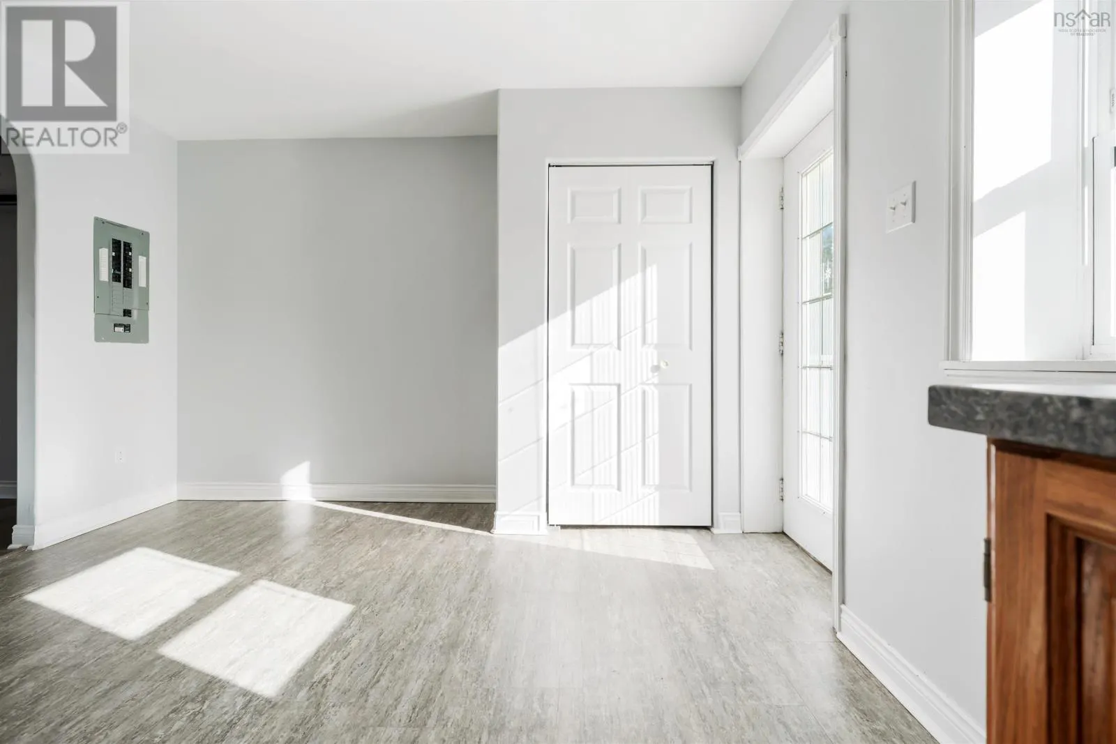 4/6 Elroy Lane