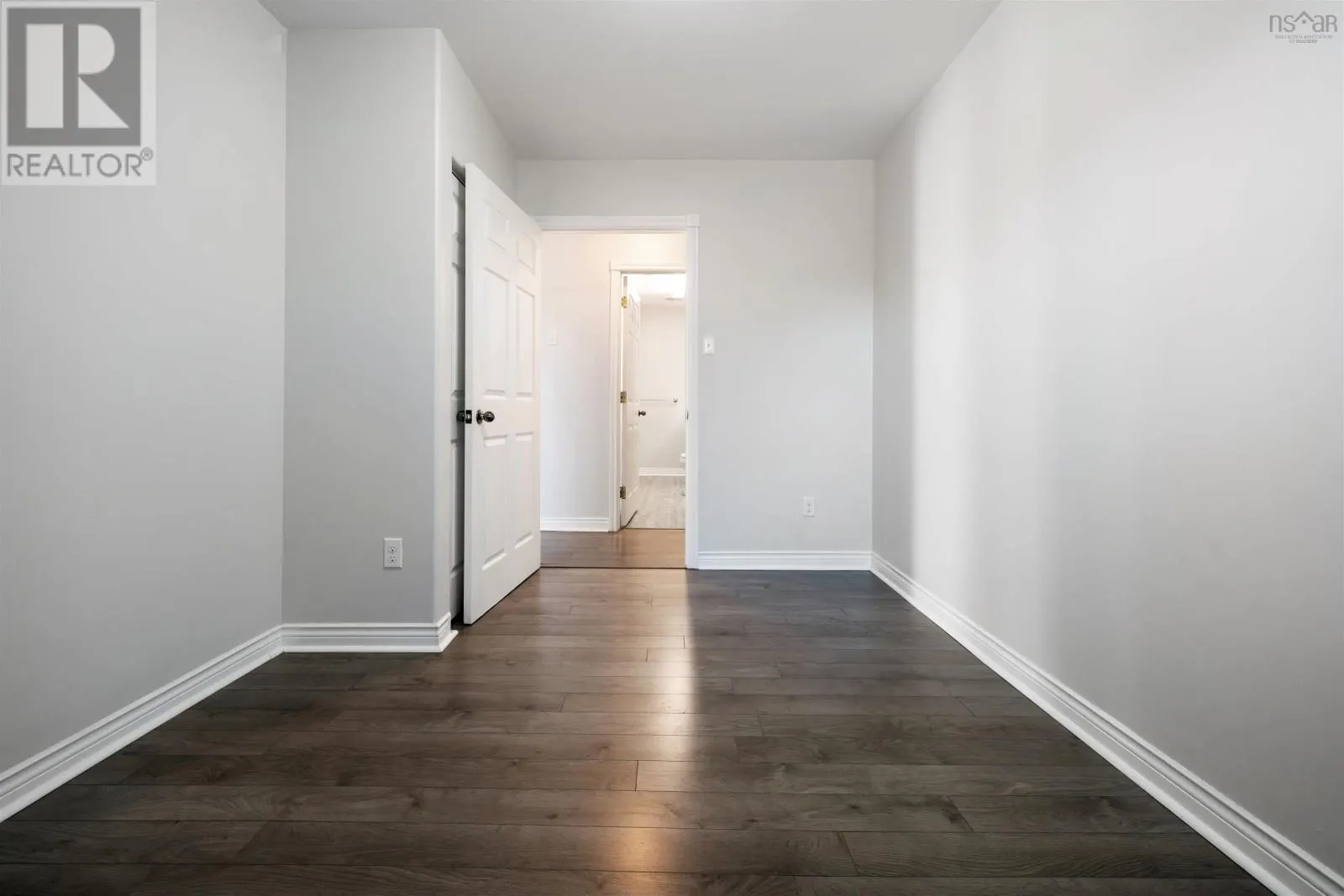 4/6 Elroy Lane