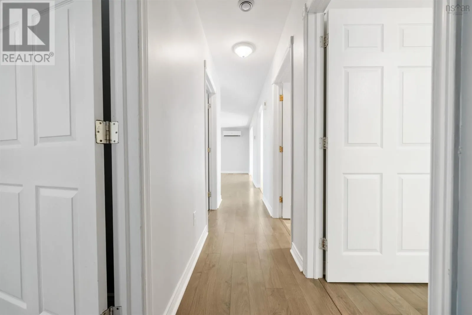 4/6 Elroy Lane