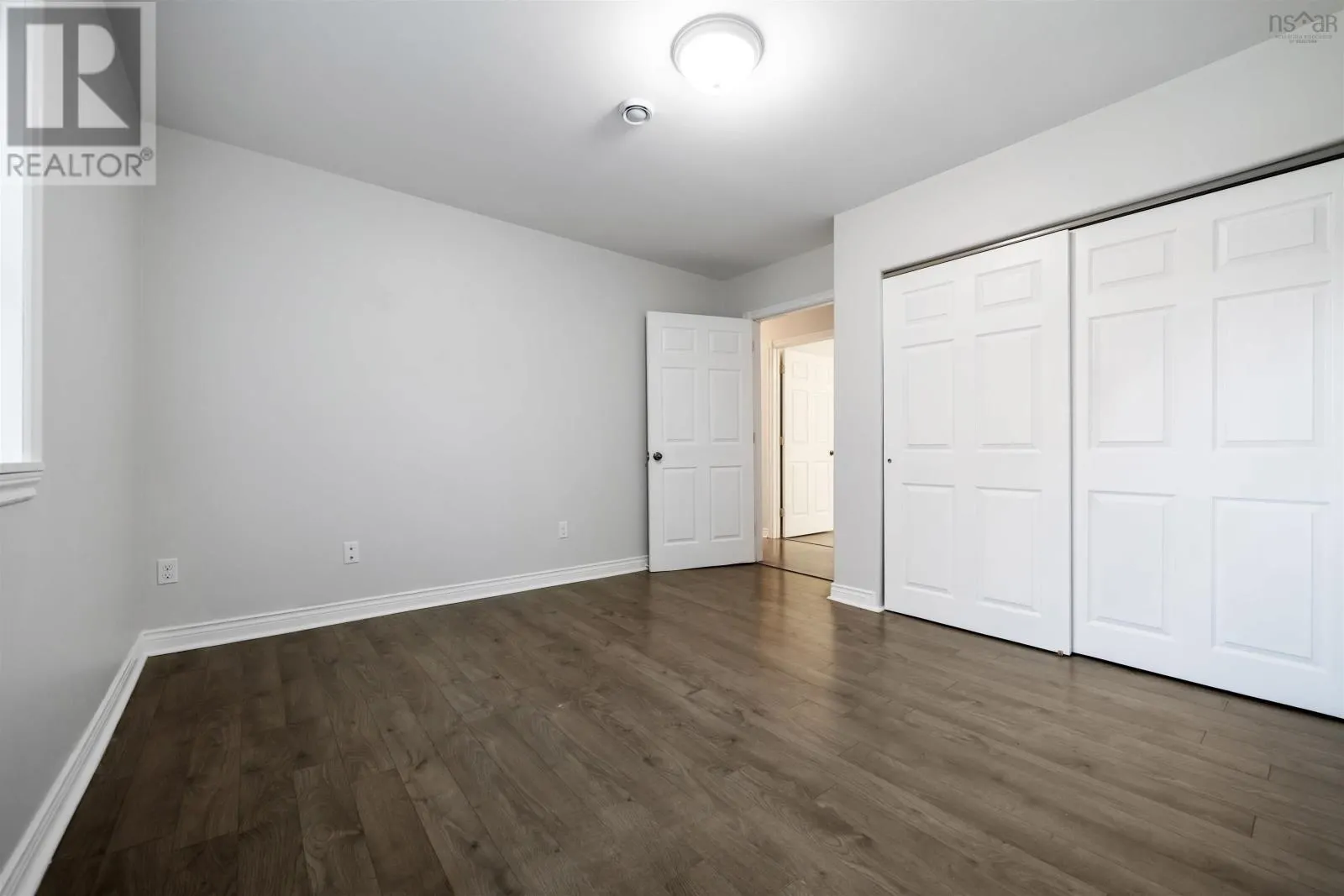 4/6 Elroy Lane