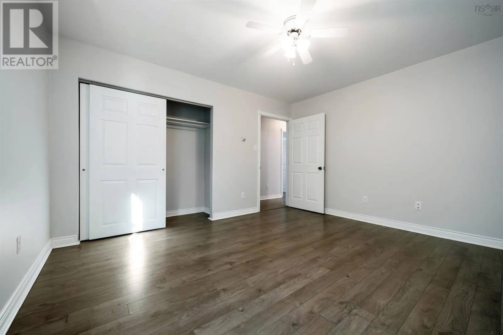 4/6 Elroy Lane