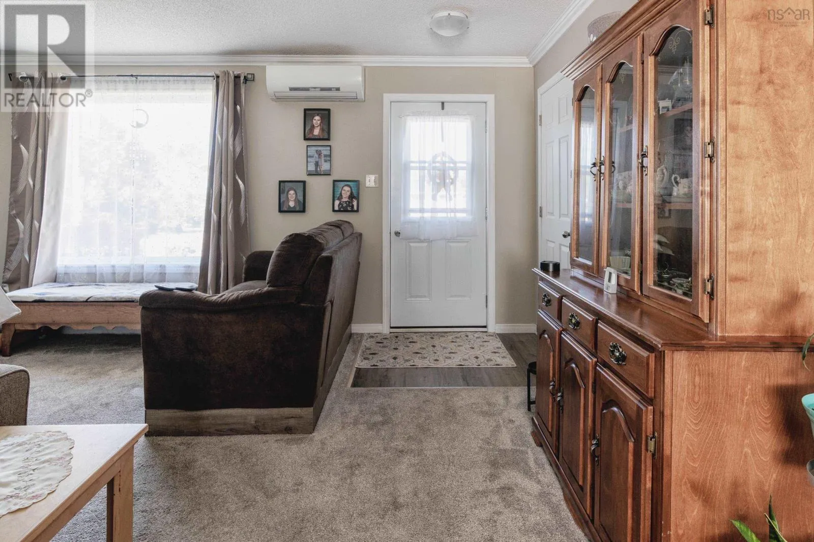 2 Menlow Court