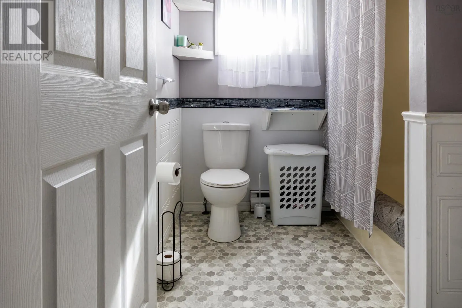 2 Menlow Court