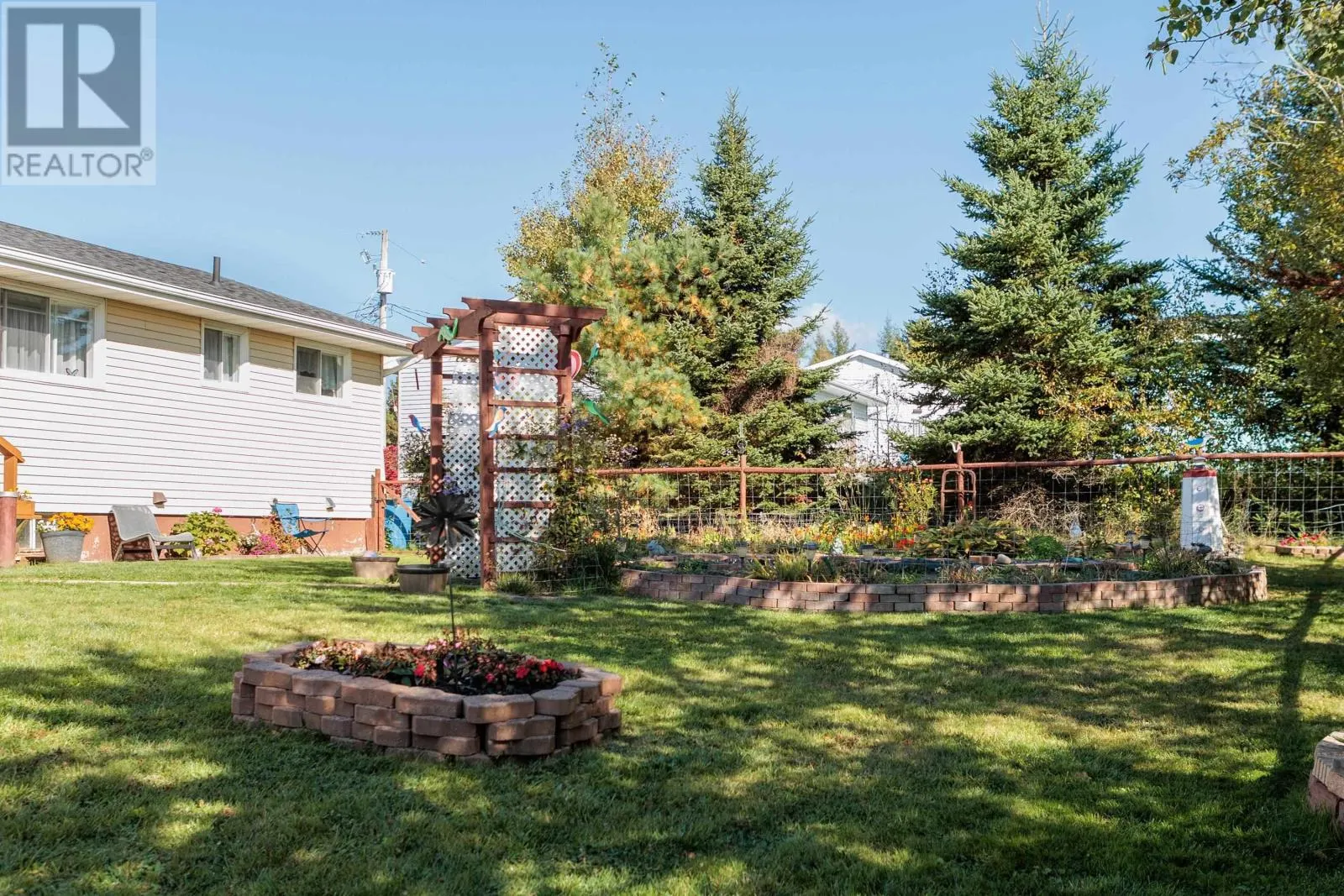 2 Menlow Court