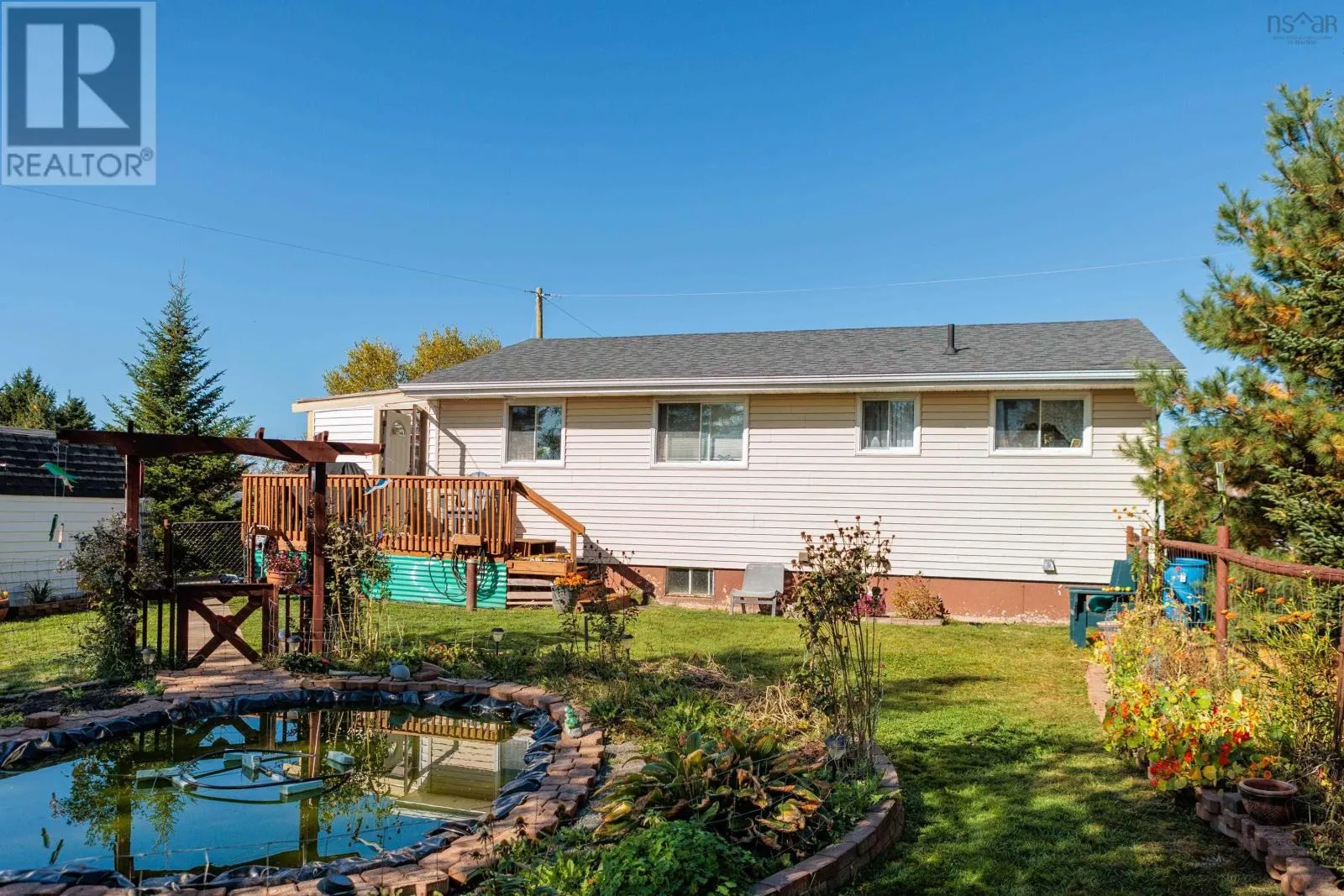 2 Menlow Court