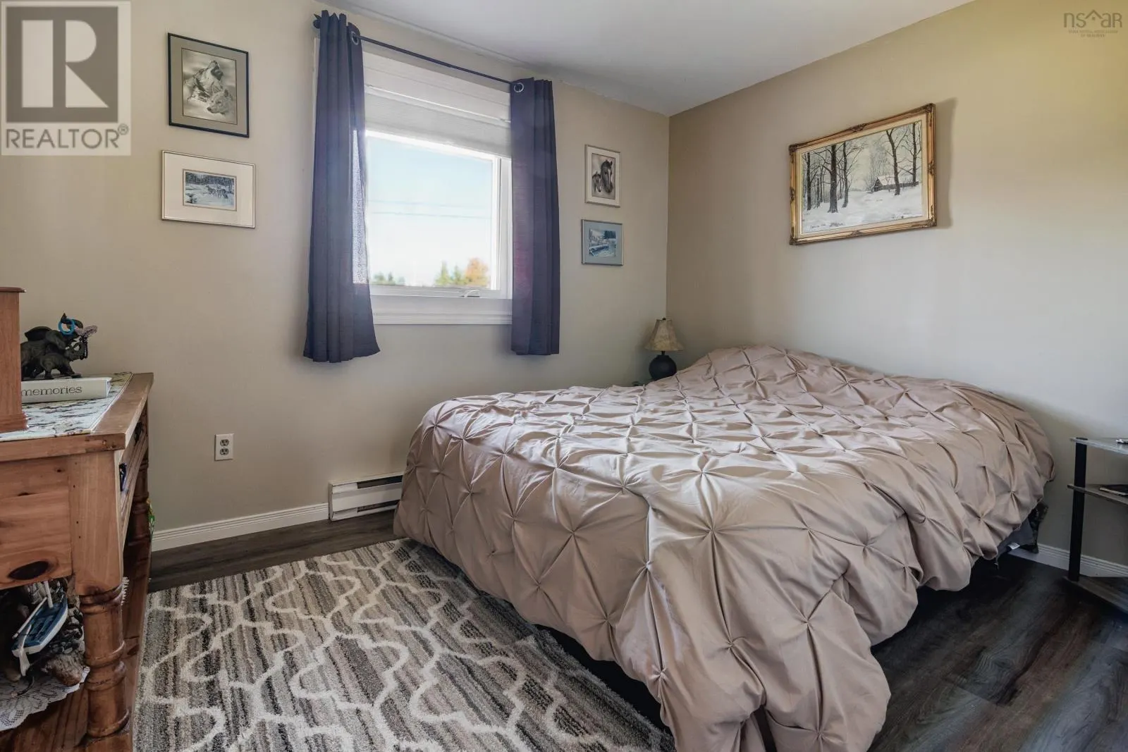 2 Menlow Court