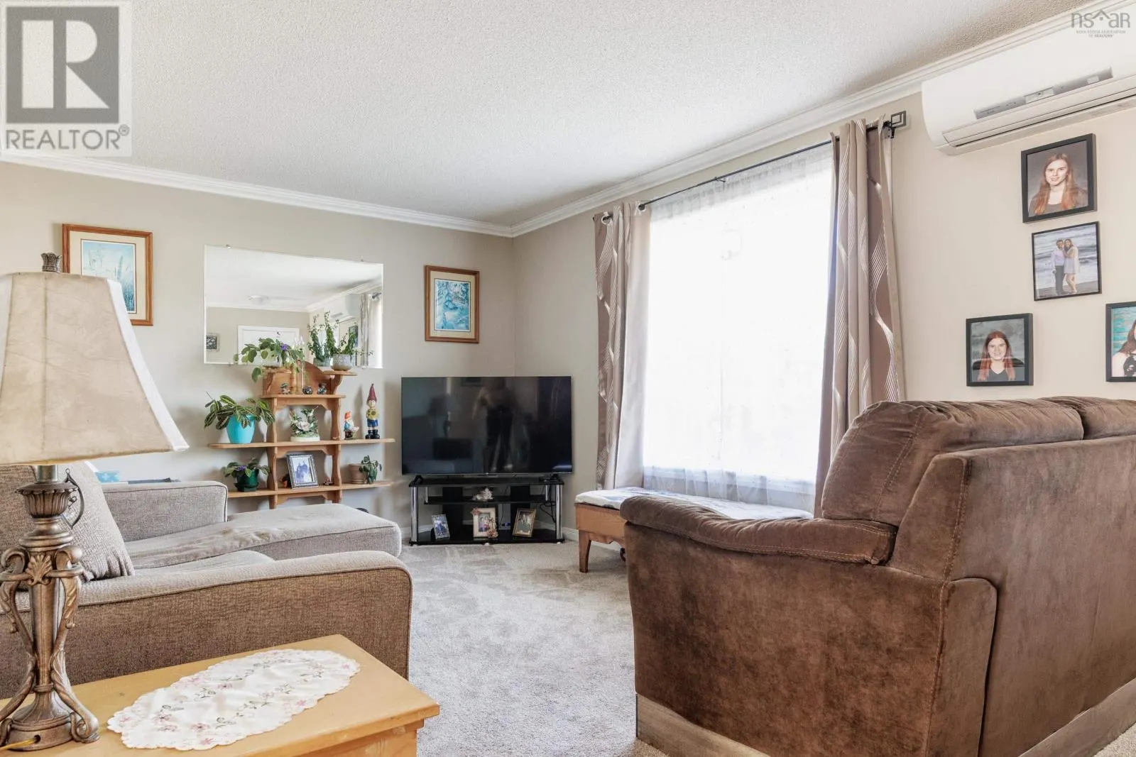 2 Menlow Court
