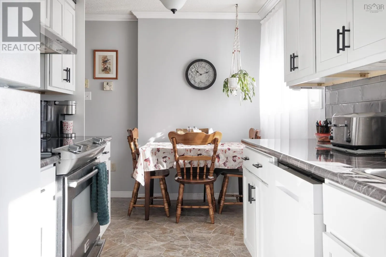 2 Menlow Court
