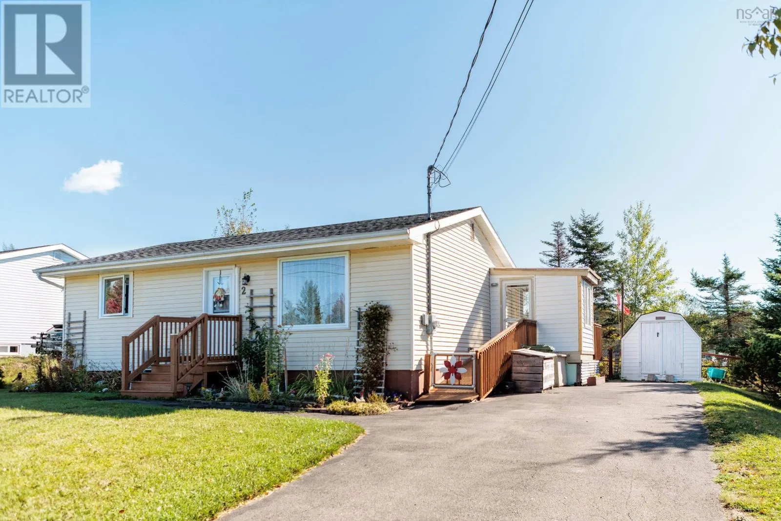 2 Menlow Court