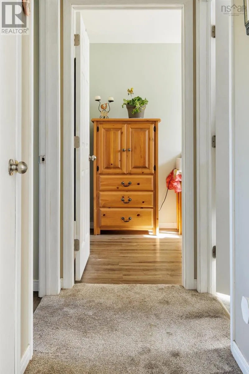 2 Menlow Court