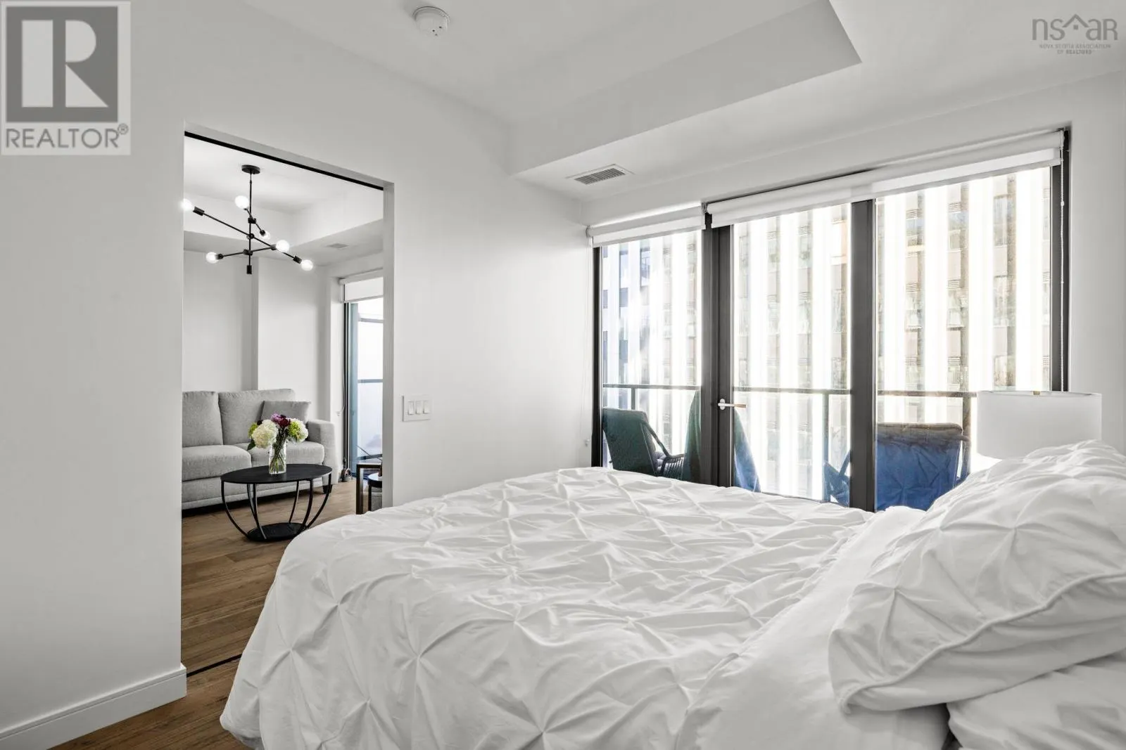908 1650 Granville Street