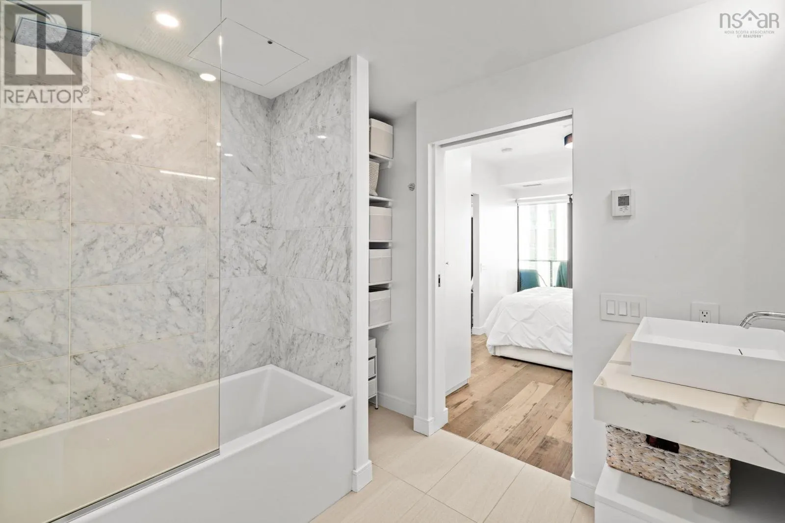 908 1650 Granville Street
