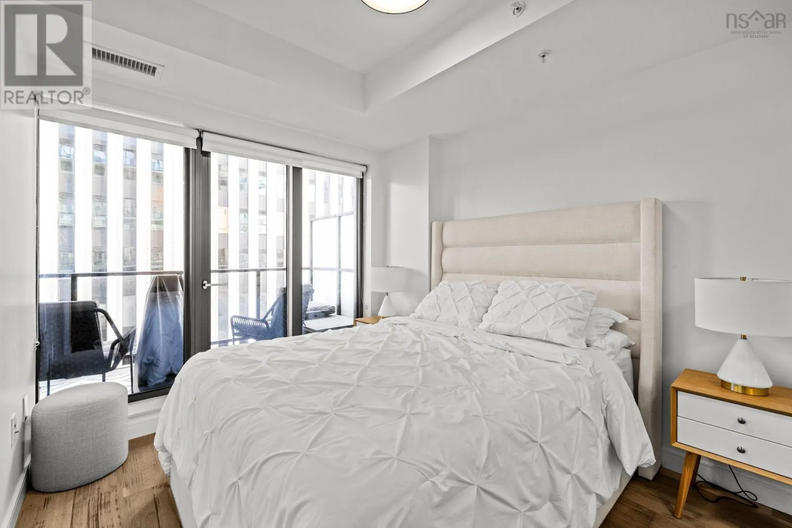 908 1650 Granville Street