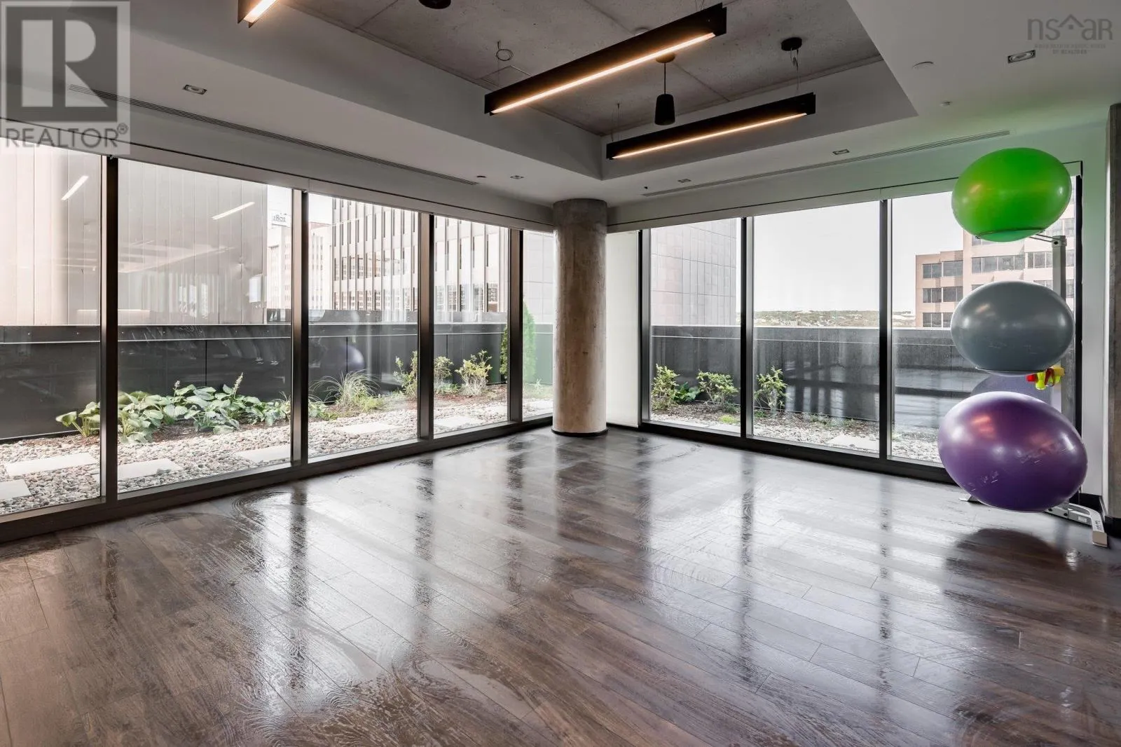 908 1650 Granville Street