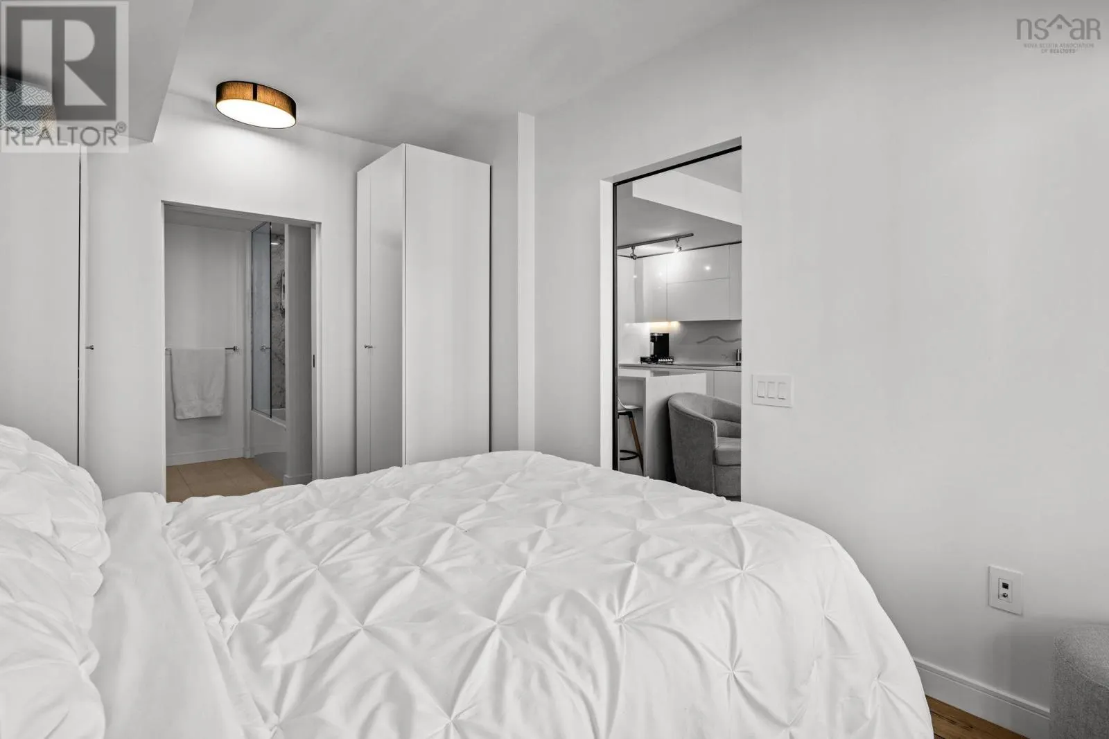908 1650 Granville Street