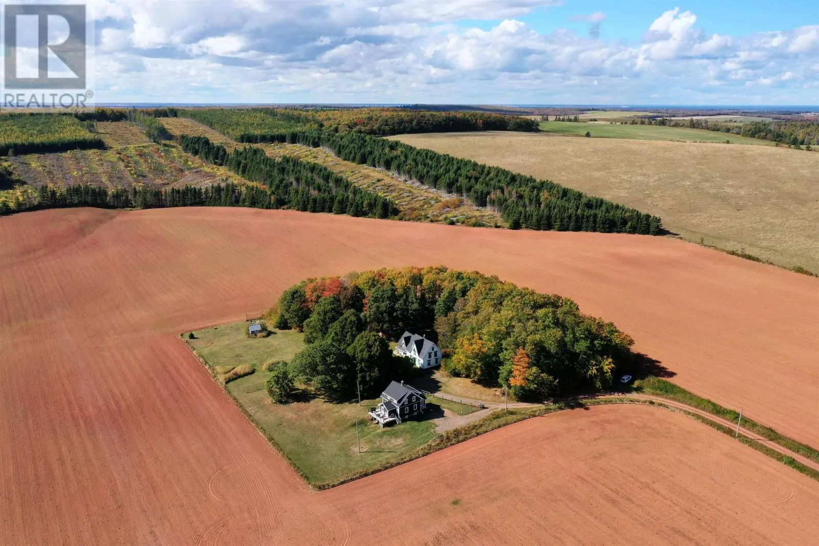 662 & 664 Long River Road