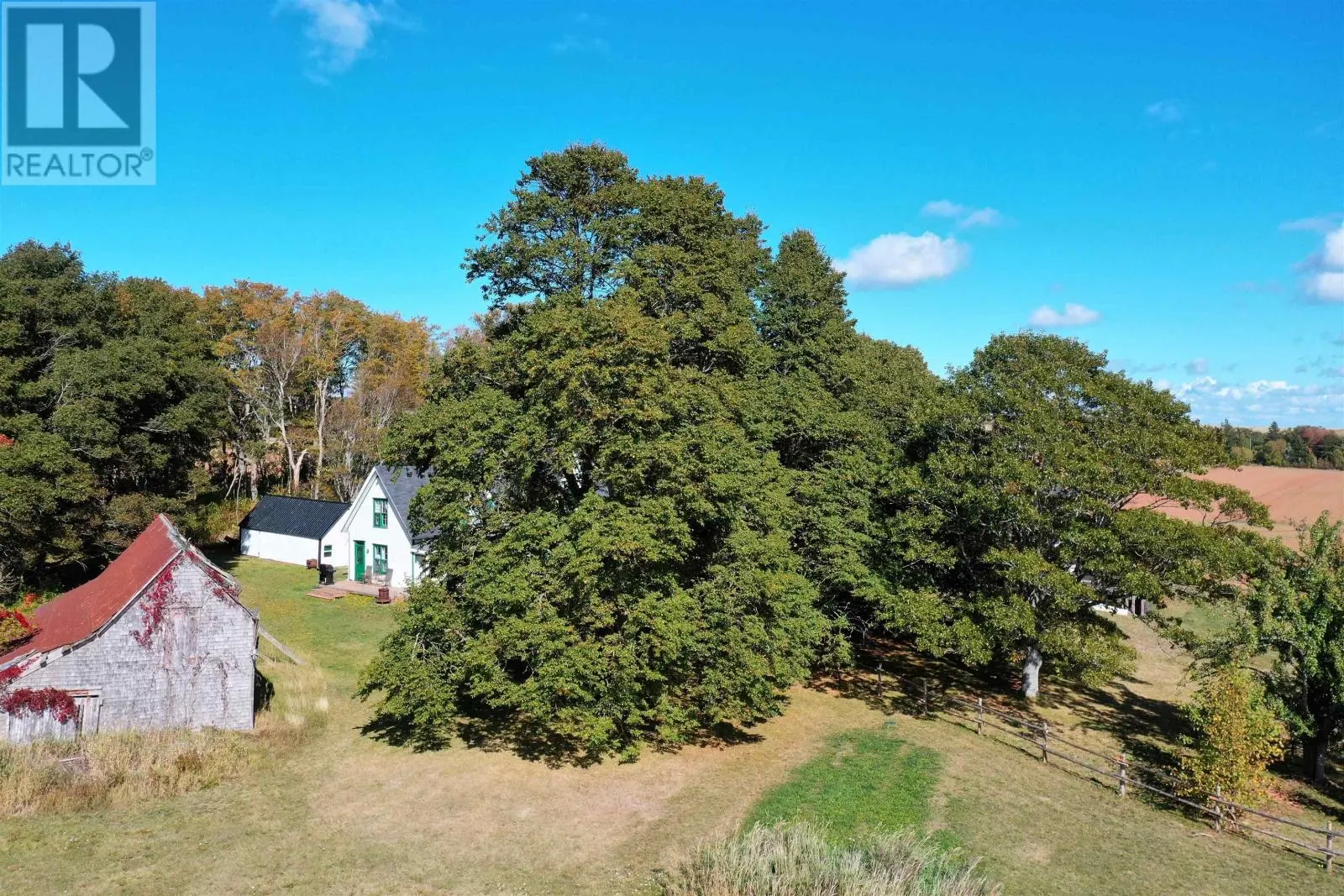 662 & 664 Long River Road