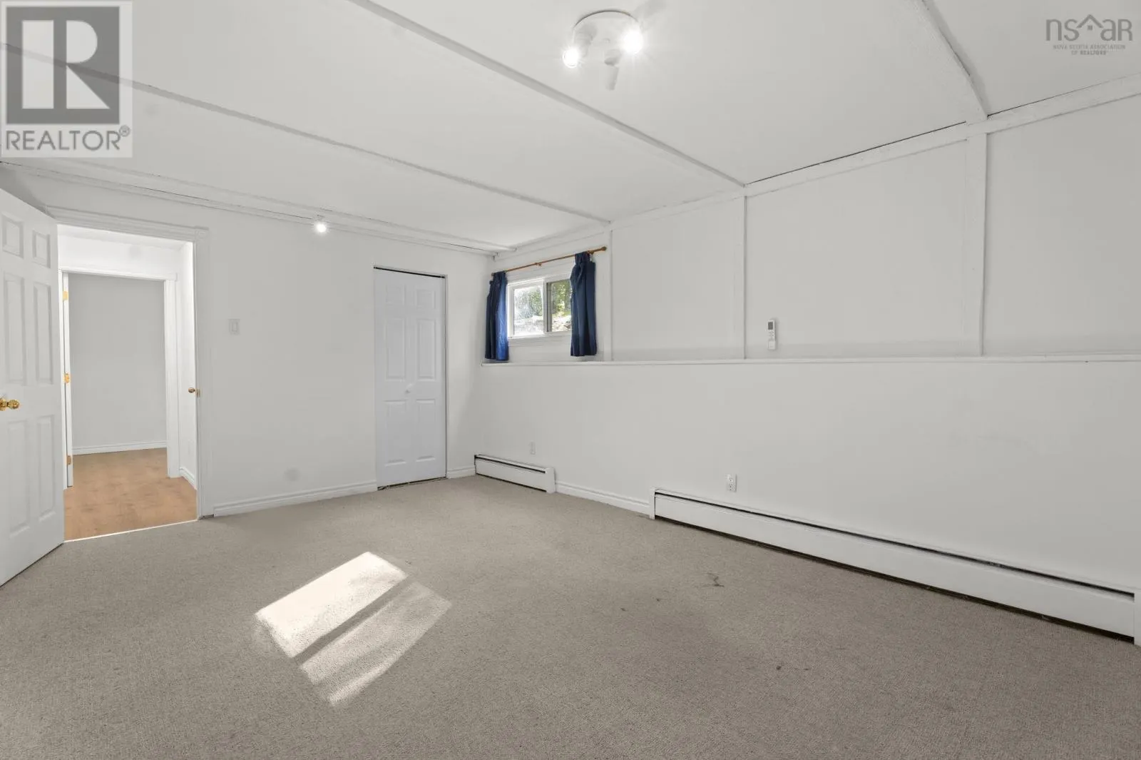 16 Robert Allen Drive
