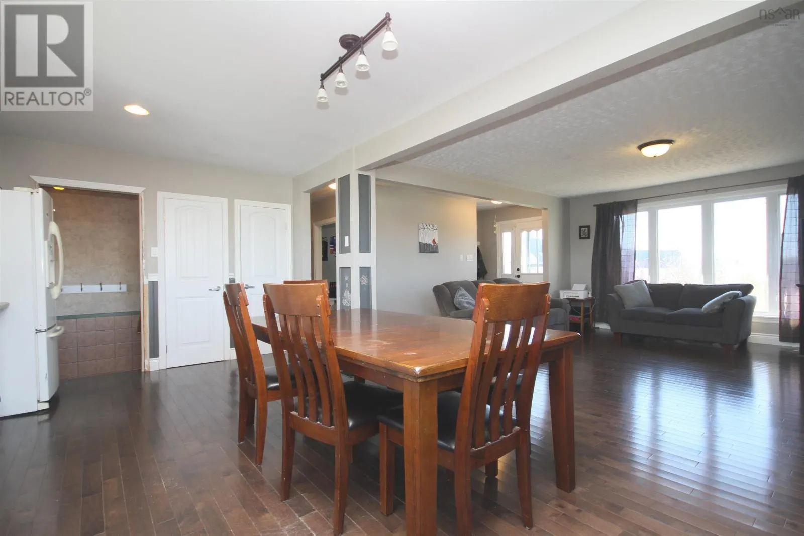 125 Grandique Ferry Road