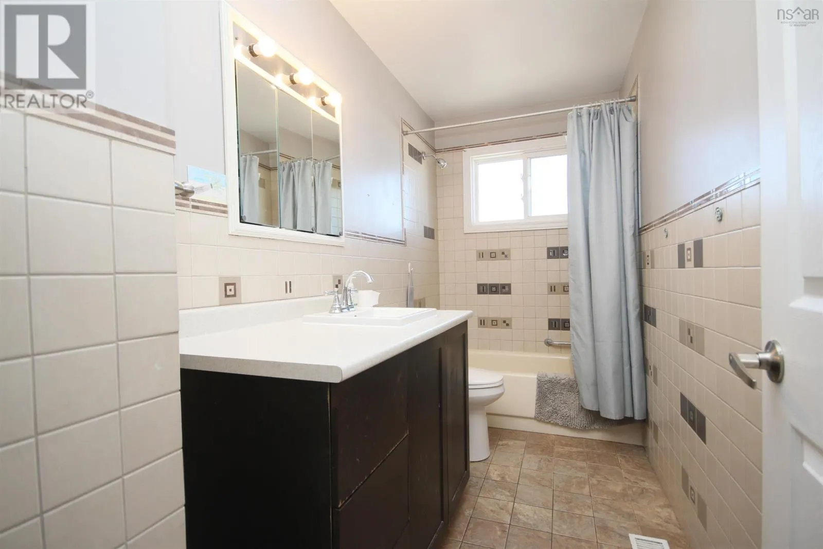 125 Grandique Ferry Road