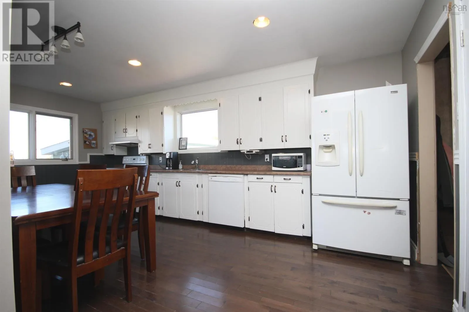 125 Grandique Ferry Road