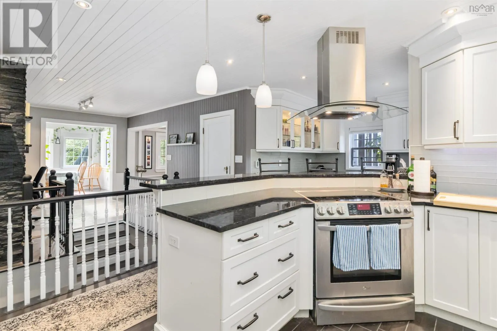 11278 Peggys Cove Road