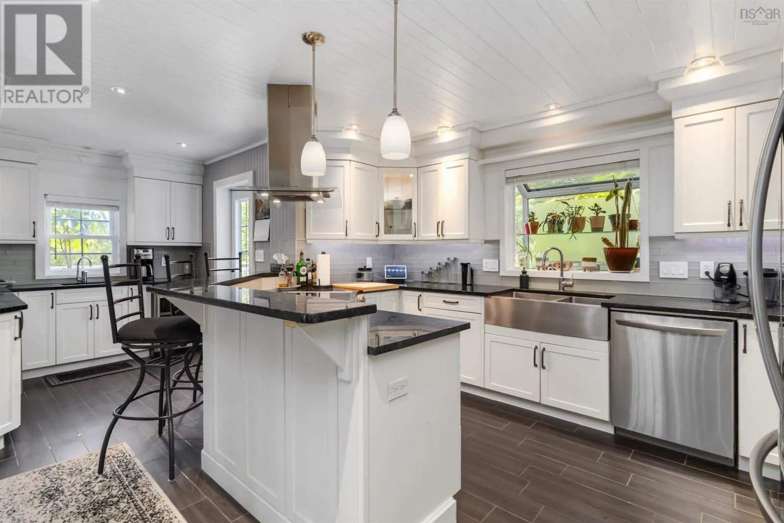 11278 Peggys Cove Road