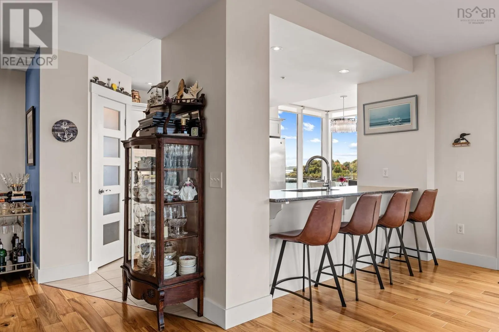 305 220 Waterfront Drive