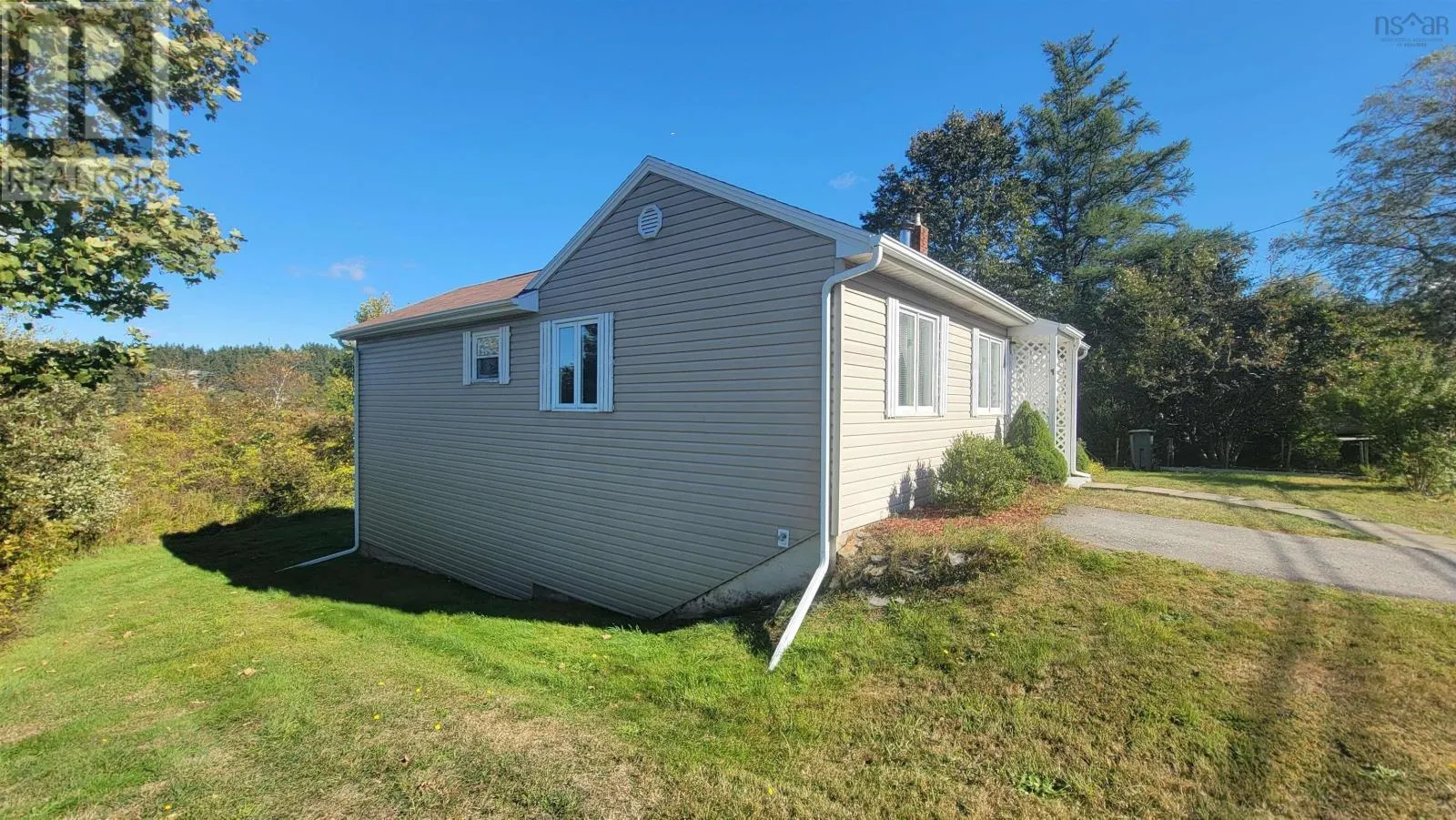 878 Highway 1 Street